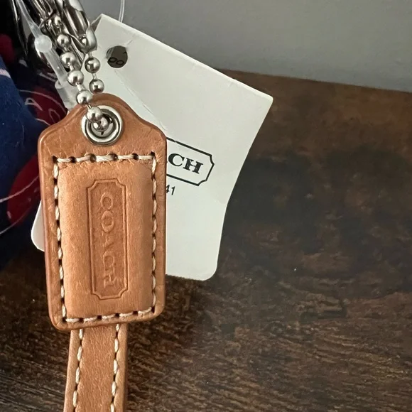 NWT Coach Printed Multicolor Polkadots Clutch with Kiss-Lock and Tan Strap - Picture 3 of 6